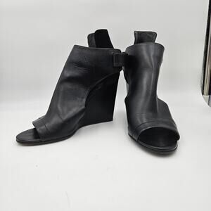 Vince Womens 7M Wedge Sandals Leather Peep Toe Ankle Strap‎ Minimalist Black